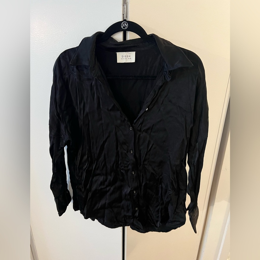 DISSH button down black satin